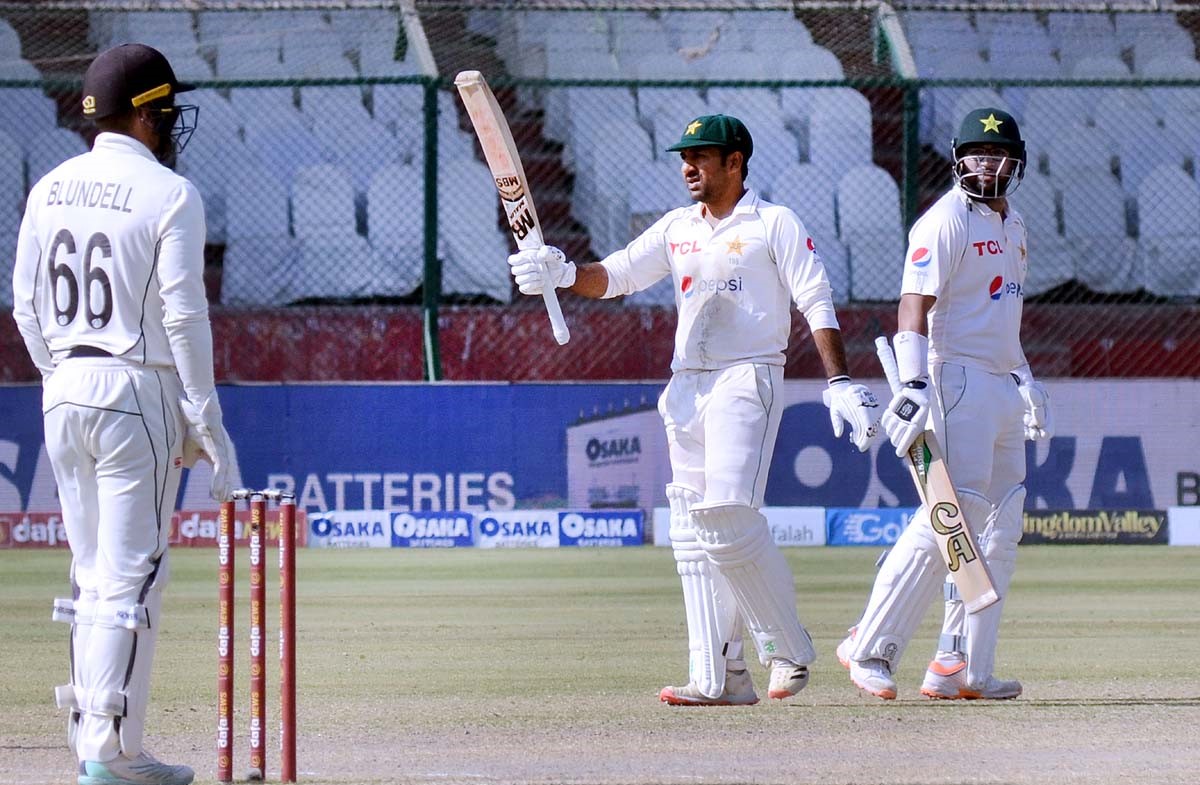 Pakistan hold New Zealand for a draw