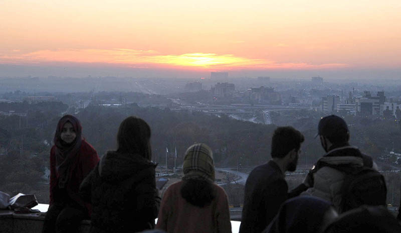 People seen last sunset of the year 2022 at Federal Capital.