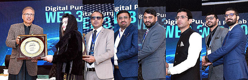 President Dr. Arif Alvi giving away shields to the participants during the launching ceremony of Digital Punjab WEB 3.O organized by the Punjab Information Technology Board (PITB).
