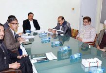 Special Assistant to the Prime Minister on Industries and Production, Tasneem Ahmed Qureshi being briefed about the function and performance of Heavy Electrical Complex, Harripur Hattar
