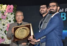 President Dr. Arif Alvi giving away shields to the participants during the launching ceremony of Digital Punjab WEB 3.O organized by the Punjab Information Technology Board (PITB).