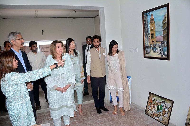 First Lady Samina Arif Alvi inspecting different sections of NOWPDP Institute on the occasion of graduation ceremony 2022