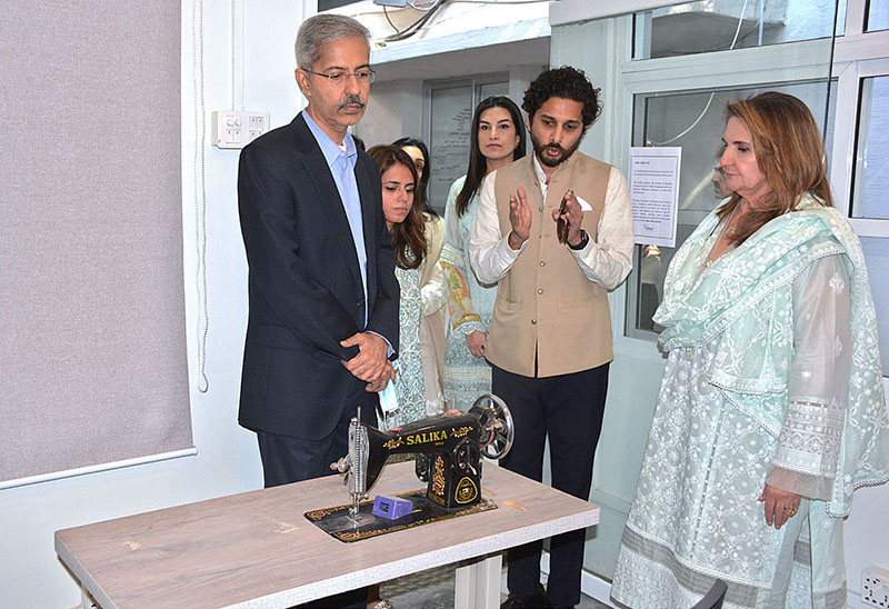 First Lady Samina Arif Alvi inspecting different sections of NOWPDP Institute on the occasion of graduation ceremony 2022