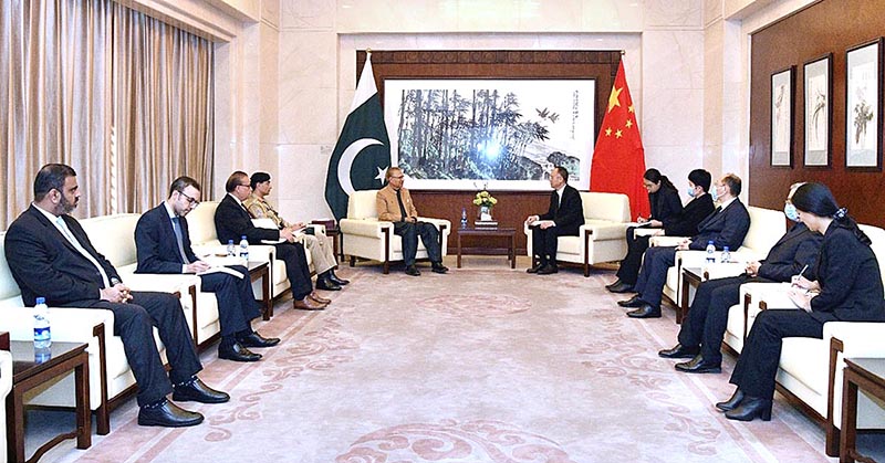 President Dr. Arif Alvi offering condolences over the sad demise of former Chinese President, Jiang Zemin at Chinese Embassy