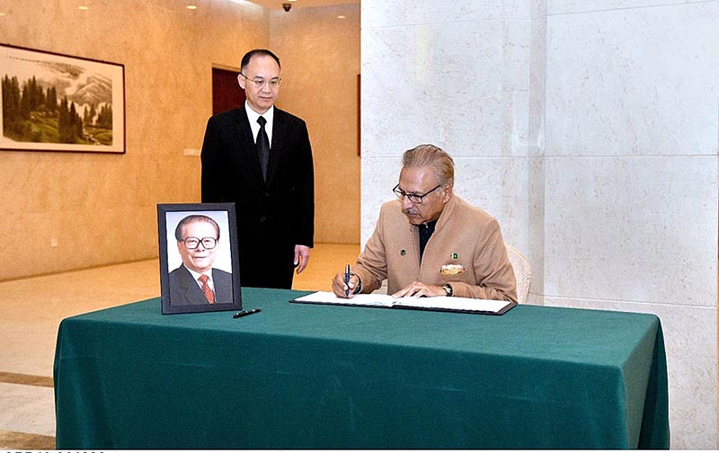 President Dr. Arif Alvi offering condolences over the sad demise of former Chinese President, Jiang Zemin at Chinese Embassy