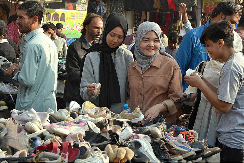 Women are selecting and buying jogger from Landa Bazaar