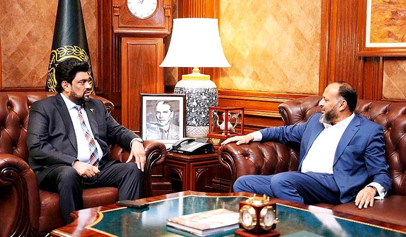CEO, K-Electric, Monis Abdullah Alvi calls on Sindh Governor Kamran Tessori at Governor House.