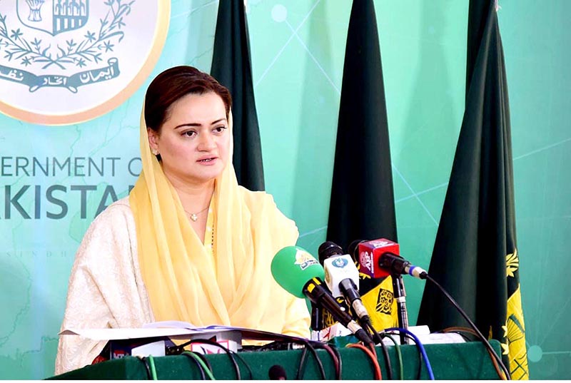 Federal Minister for Information and Broadcasting Marriyum Aurangzeb addressing a press conference.