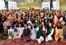 President Dr Arif Alvi along with the Federal Minister for Finance and Revenue Senator Muhammad Ishaq Dar, First Lady Begum Samina Arif Alvi and children in a group photo after cutting cake on Quaid-e-Azam Muhammad Ali Jinnah’ s 146 birth anniversary at Aiwan-e-Sadr.