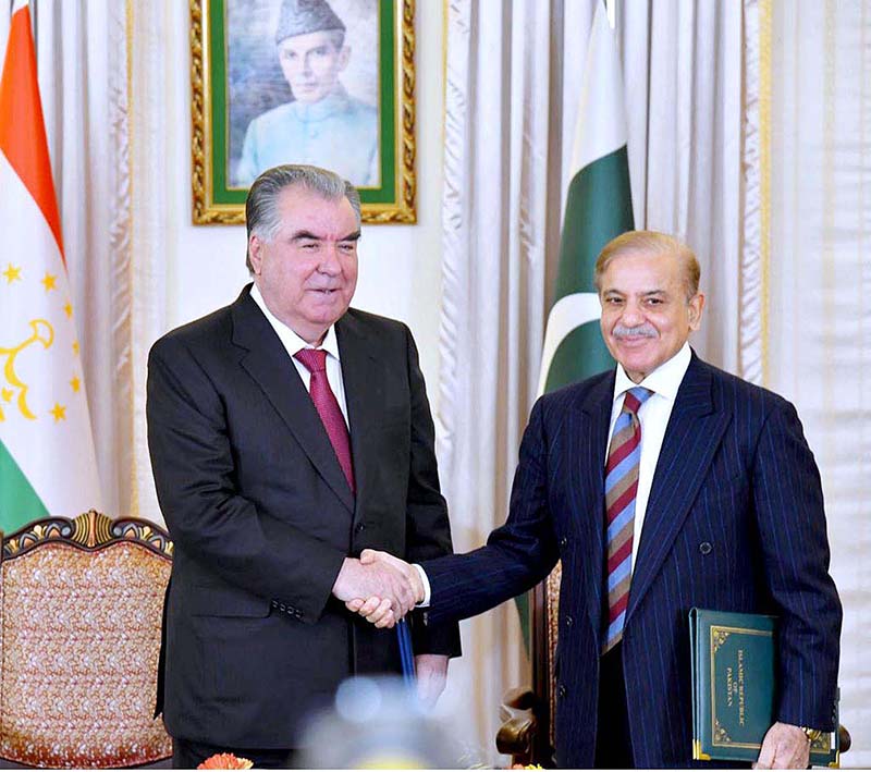 Prime Minister Muhammad Shehbaz Sharif and President of Tajikistan, Emomali Rehmon sign Joint Communiqué of the visit of Tajik President to Pakistan