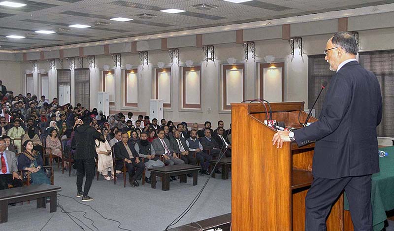 Federal Minister of Planning and Development and Special Initiatives Prof Ahsan Iqbal addressing during the ceremony after inaugurating the administrative building at UET