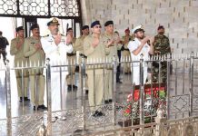COAS visits Quaid's Mausoleum, lays wreath