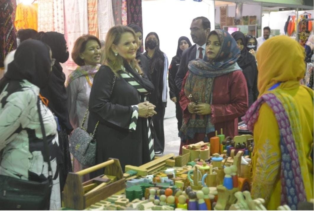 Art exhibitions pivotal to promote local artists, art: Samina