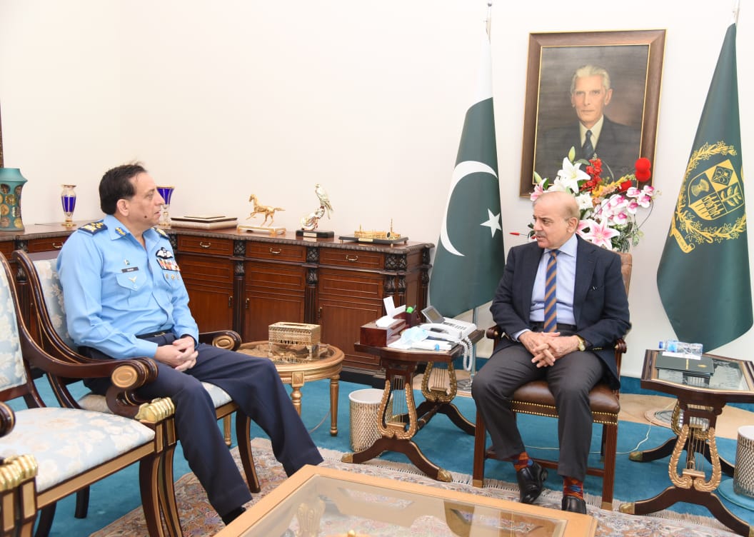 PM, air chief discuss PAF's professional matters
