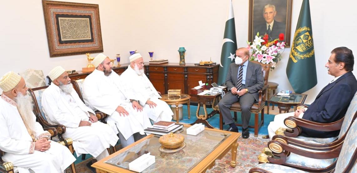 ISLAMABAD: December 5, 2022: A delegation of Dawoodi Bohra community calls on Prime Minister Muhammad Shehbaz Sharif-APP