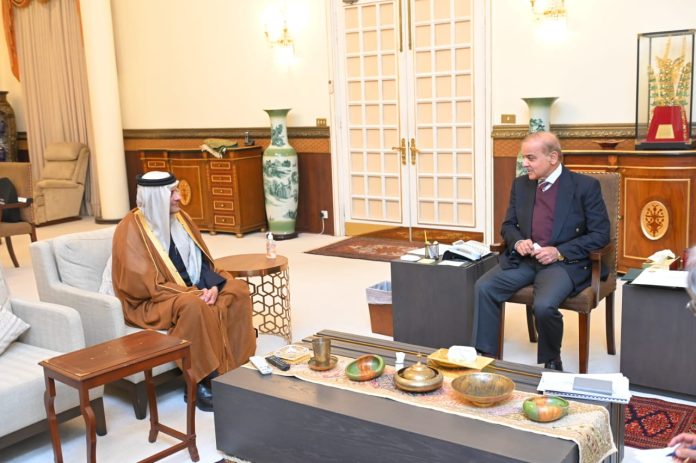 Chinese President Xi Jinping arrives in Saudi Arabia for a three-day visit. He was received by Riyadh’s governor Prince Faisal bin Bandar Al Saud, Foreign Minister Prince Faisal bin Farhan Al Saud.