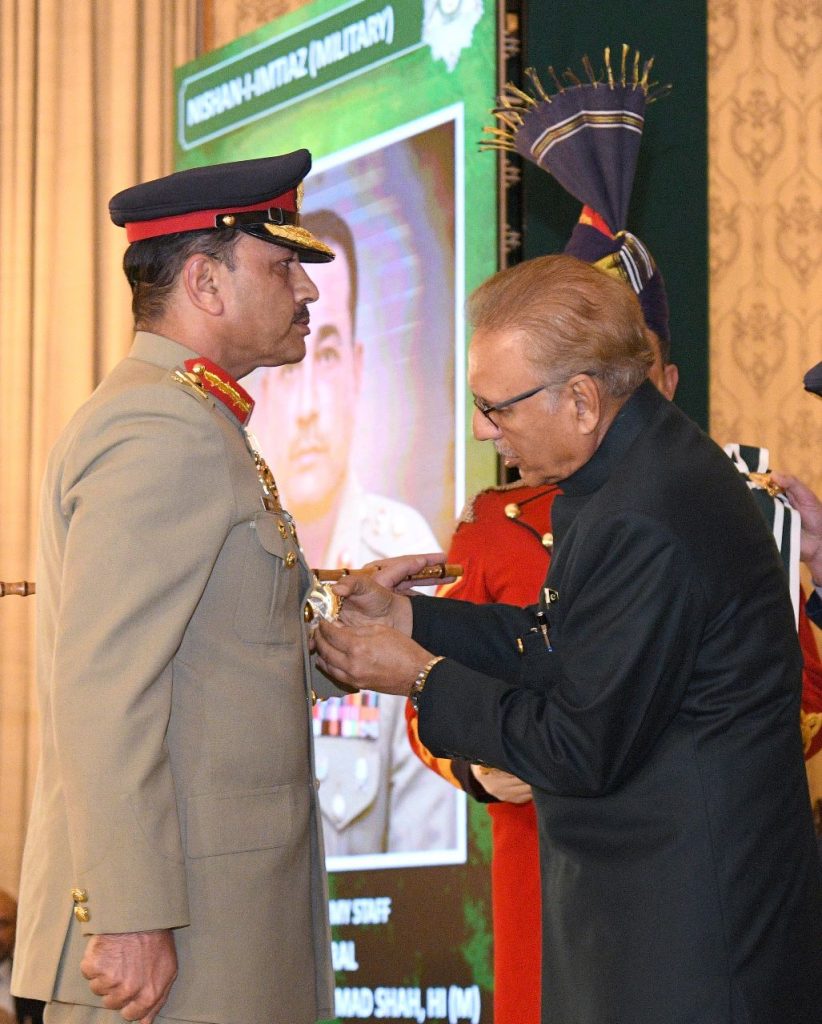 President confers Nishan-i-Imtiaz (military) on CJCSC, COAS