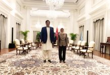 FM shares with Singapore's president vision of strong ties with ASEAN
