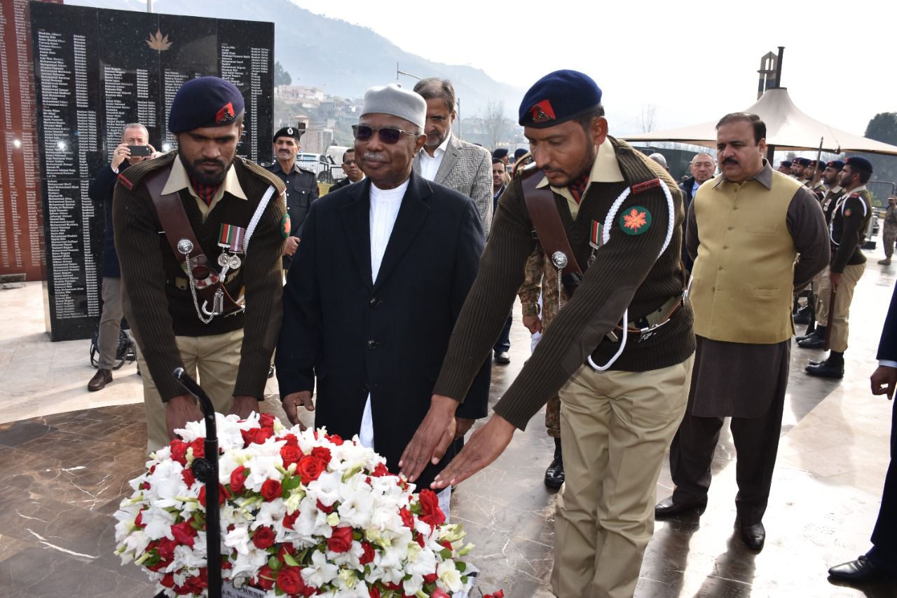 OIC secretary-general lays wreath at J&K Monument