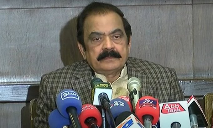 Sanaullah asks Imran, Shahzad Akbar to apologise to nation