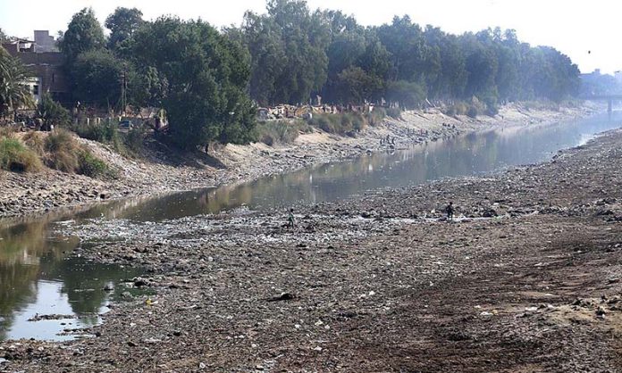 Phalili canal’s water blocked during cleaning operation of the canal by the Irrigation Department