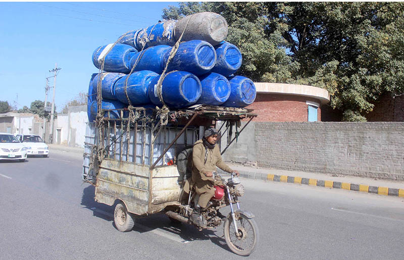 A tricycle holder on the way with overloaded his vehicle may cause any mishap in the city