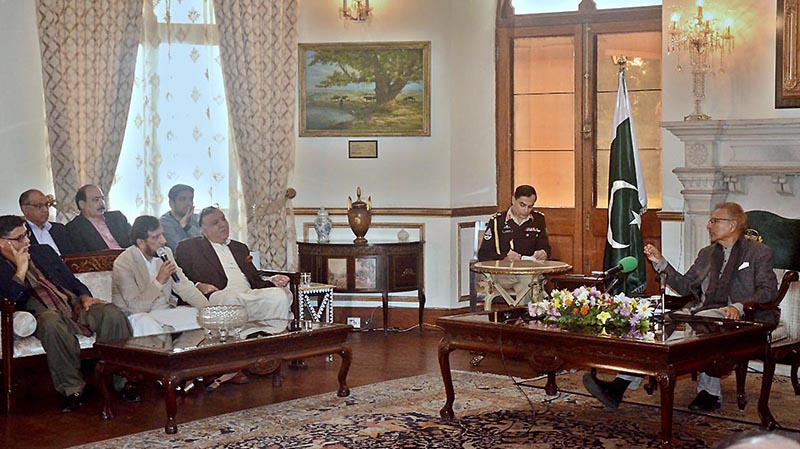 President Dr. Arif Alvi is meeting with the Bureau Chief of Newspapers at the Governor House