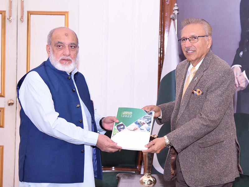 Banking Mohtasib of Pakistan, Mr Muhammad Kamran Shehzad, calls on President Dr Arif Alvi and presents the Annual Report 2022, at Governor House
