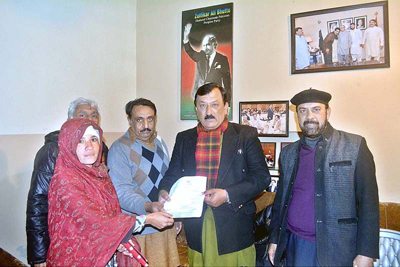 State Minister Productions and industries Tasneem Ahmed Qureshi distributed cheque among Christian community at his residence during the ceremony arranged by Pakistan Bait-ul-Mal