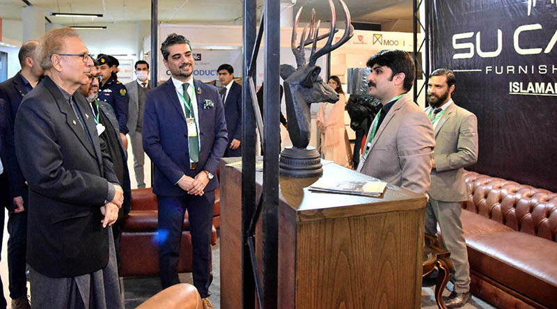 President Dr. Arif Alvi visiting stalls at the Building Materials Exhibition 2023, organized by the Institute of Architects Pakistan's Rawalpindi Chapter