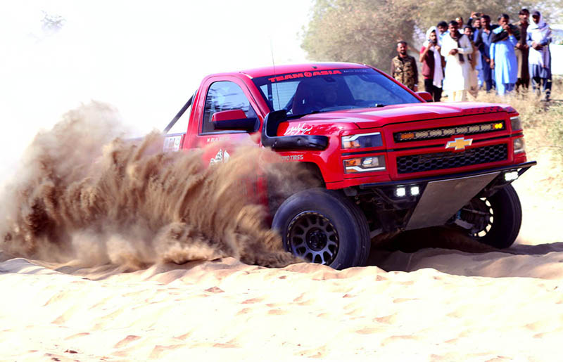 Motorists in action during Thar flood relief rally 2023 Desert Jeep rally at Chelhar road Tharparkar organized by Sindh Sports department