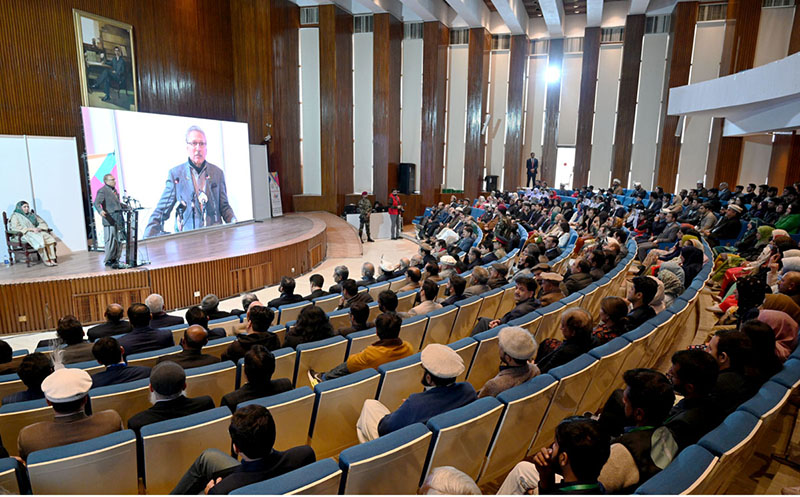 President Dr. Arif Alvi addressing during ‘G-B Dream Roadshow’ event to exhibit tech projects designed by students of different schools of Gilgit-Baltistan under the STEM initiative at National Library