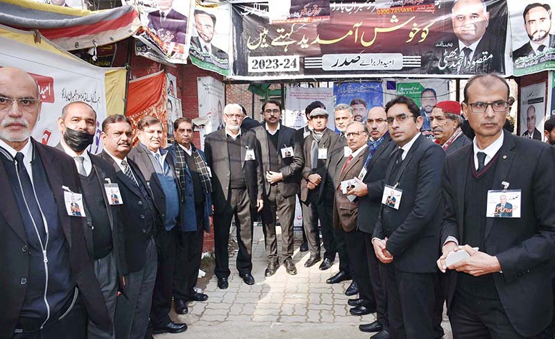 Lawyers casting vote at the Annual Election 2023-24 District Bar Association