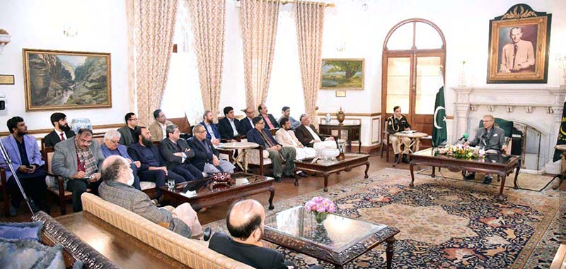 President Dr. Arif Alvi talking to Lahore-based journalists, at Governor House.