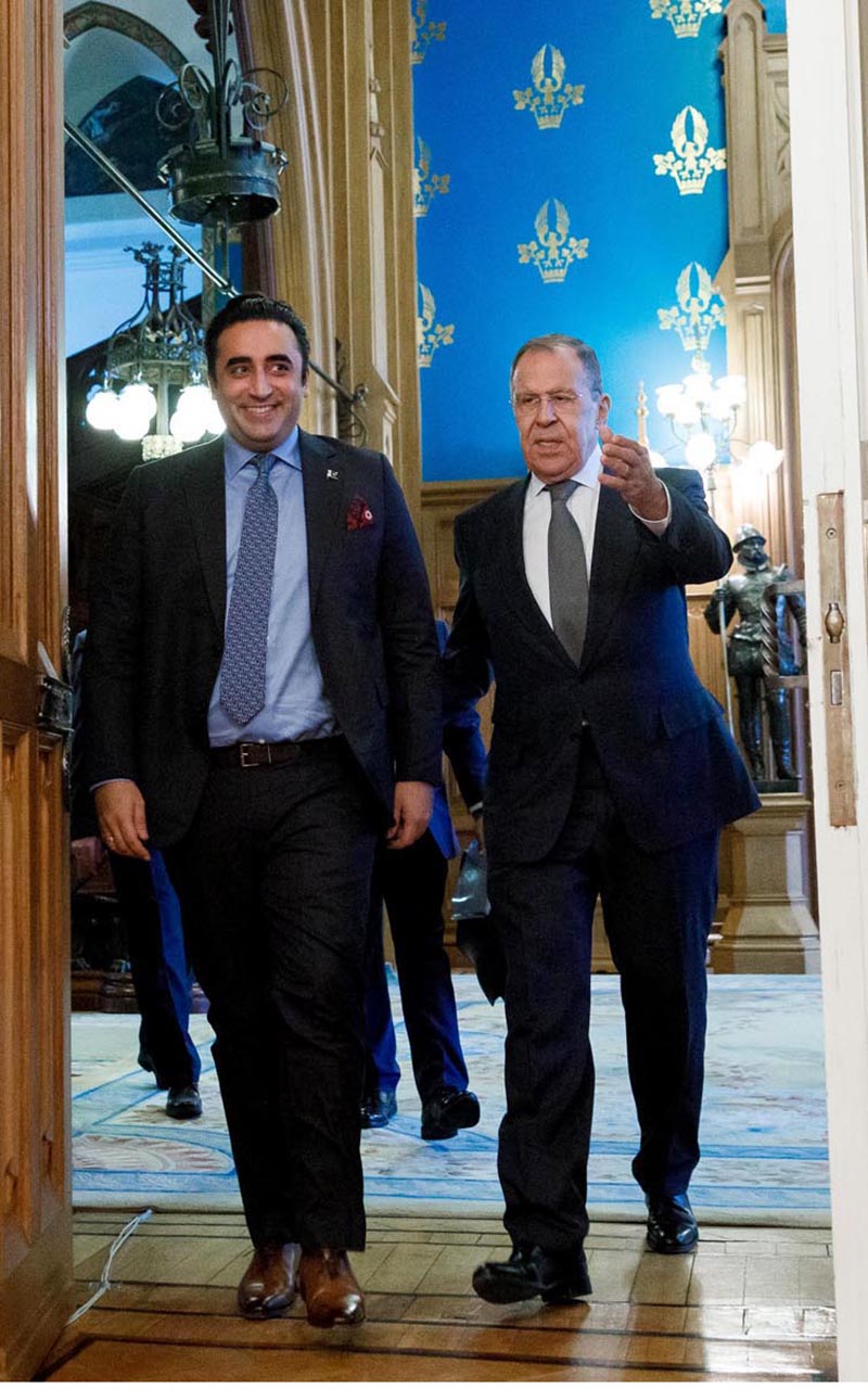 Minister of Foreign Affairs of the Russian Federation Sergey Lavrov welcoming Foreign Minister of Pakistan Bilawal Bhutto upon his arrival