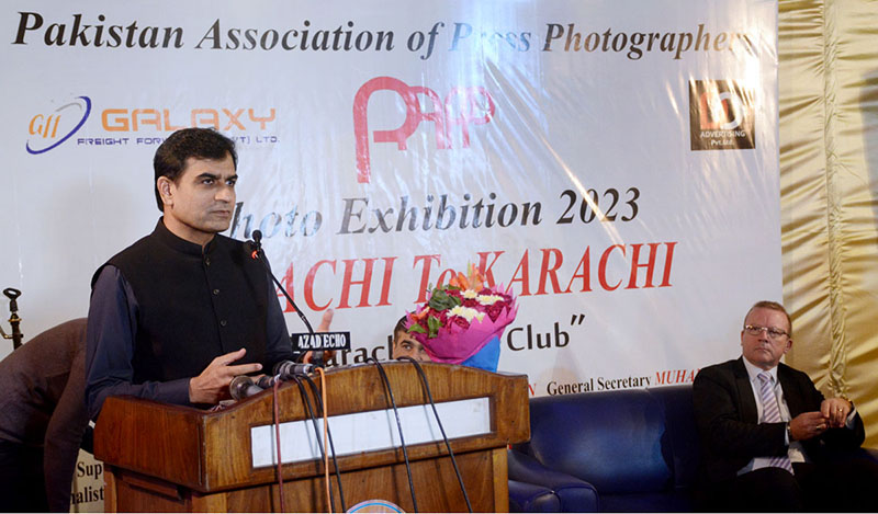 Head of Mission British Deputy High Commission Martin Dawson addressing a ceremony of a three-day photo exhibition titled ‘Kolachi to Karachi’ organized by Pakistan Association of Press Photographers (PAPP) at Karachi Press Club