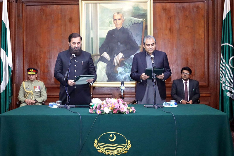 Governor Punjab Baligh-ur-Rehman administered oath to Mohsin Naqvi who was nominated by the Election Commission of Pakistan (ECP) for the caretaker Chief Minister Punjab