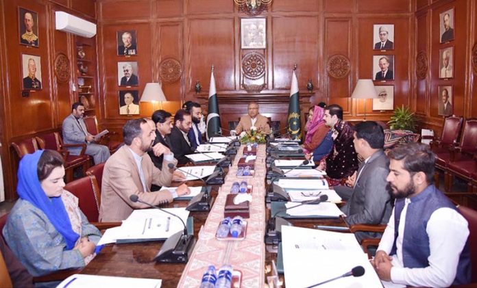 A delegation of Young Nurses Association called on President Dr. Arif Alvi, at Governor House