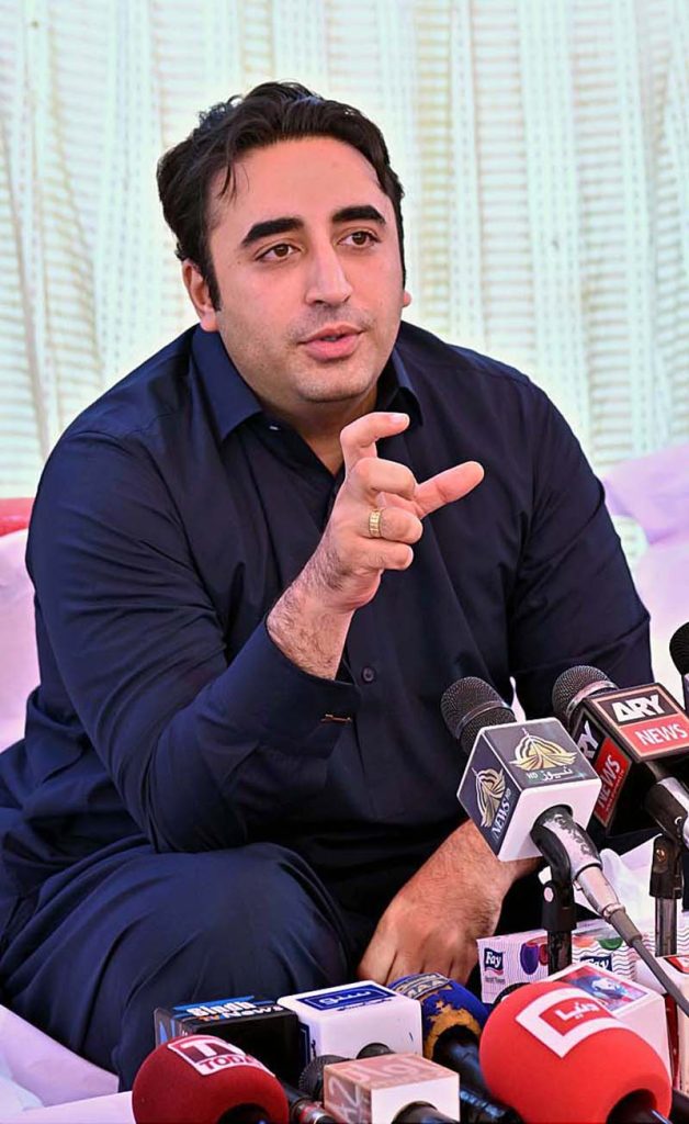 Chairman Pakistan People's Party and Foreign Minister Bilawal Bhutto Zardari talking with media persons during his visit the flood affected area of Sita Village near Dadu