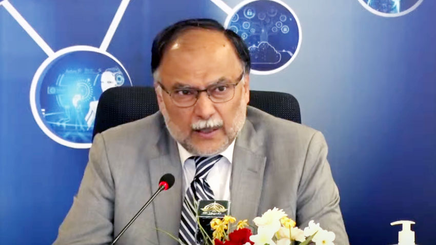 Ahsan Iqbal for afresh comprehensive curriculum to produce analytical minds