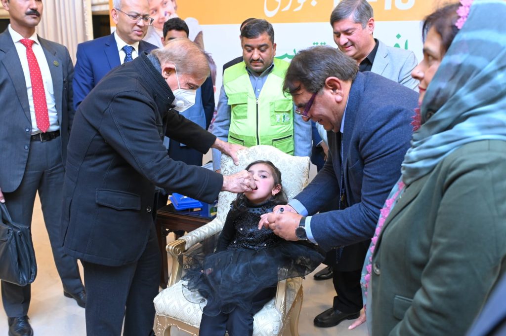 PM kicks off three-day nationwide polio eradication drive, vows to eliminate polio