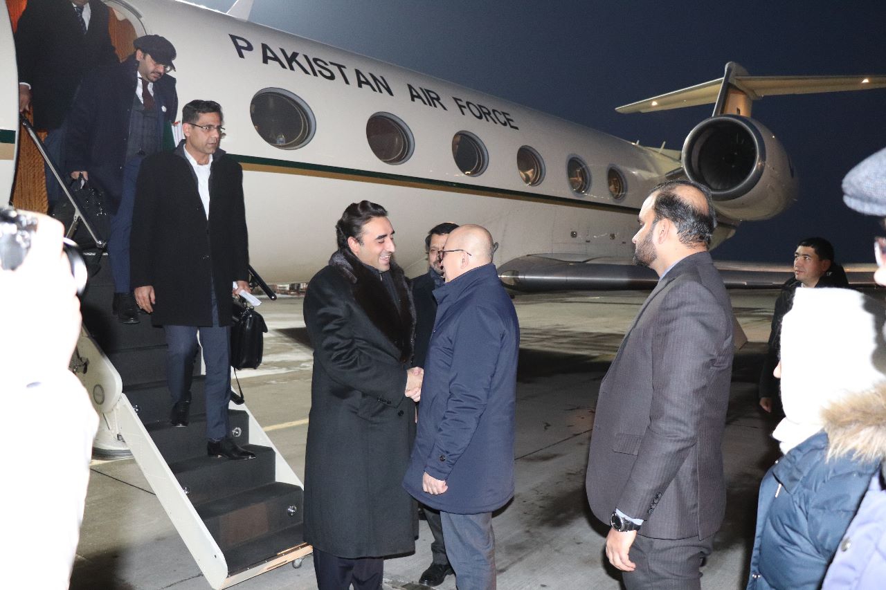 FM arrives in Tashkent for 26th ECO Council of Ministers meeting