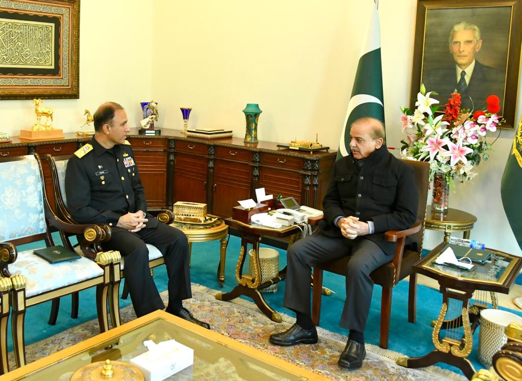 Naval chief calls on prime minister