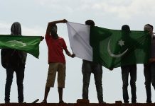 Posters with Pakistan flag again appear in IIOJK