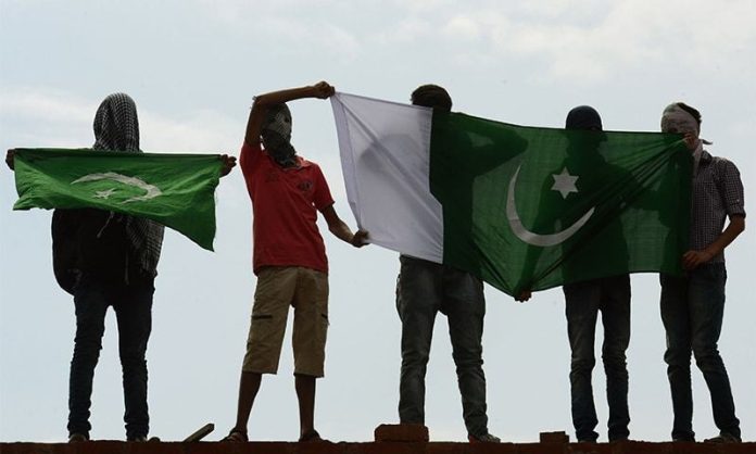 Posters with Pakistan flag again appear in IIOJK