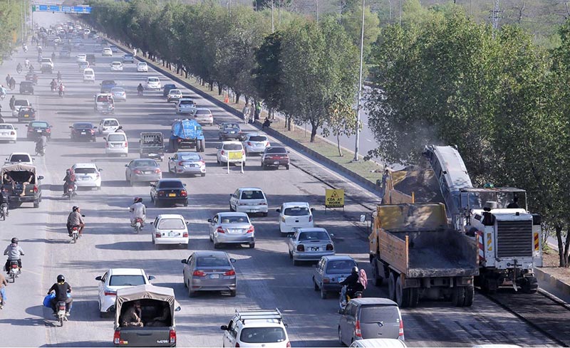 Patchwork continues on Highway through heavy Machinery by CDA