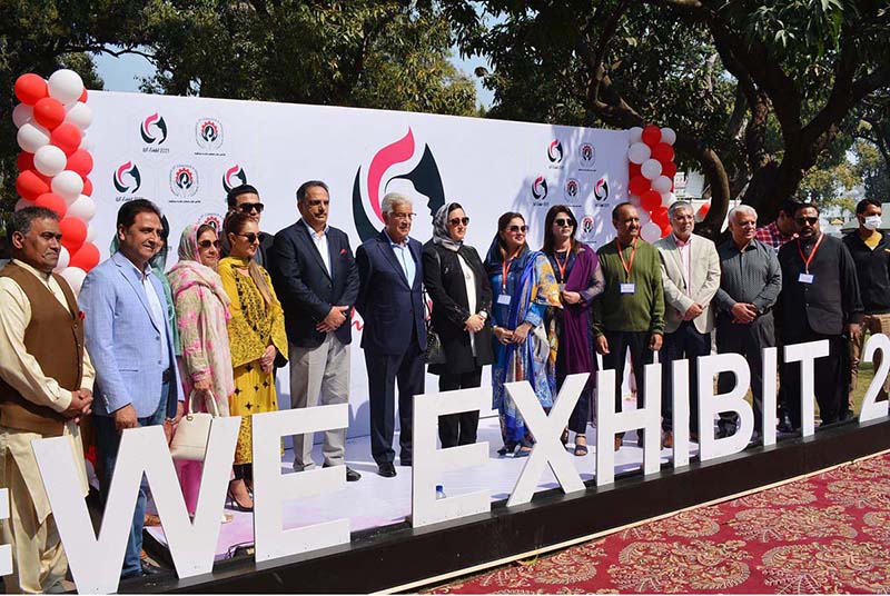 Federal Minister of Defence Khawaja Muhammad Asif in a group photograph with the President Chamber Abdul Ghafoor Malik, Dr. Maryam Nauman, Founder President Women Chamber and Organizer at the opening of the exhibition 2023
