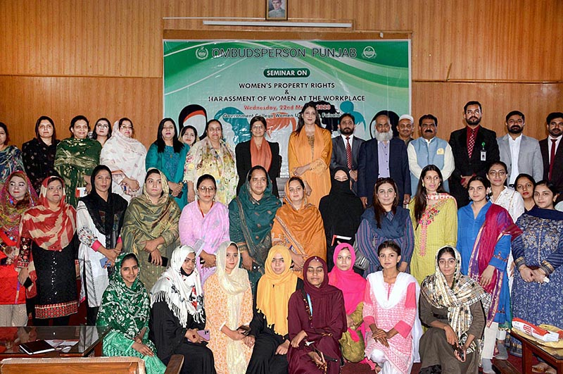 <em>Nabeela Hakim, Ombudswomen Punjab, along with Vice Chancellor GCWUF Prof Dr Robina Farooq is cutting ribbon to inaugurate nutrition festival organized by Department of Nutritional Sciences GC Women University Faisalabad (GCWUF)</em>