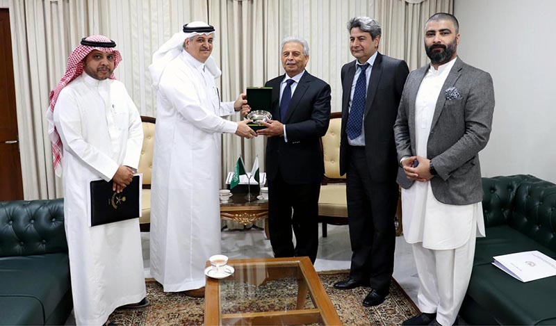 Federal Minister for Federal Education and Professional Training Rana Tanveer Hussain met the Saudi Ambassador to the Islamic Republic of Pakistan Mr. Nawaf bin Said Al-Malki in his office