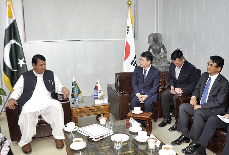 Group photo with Adviser to Prime Minister for Political & Public Affairs, National Heritage and Culture, Engr Amir Muqam meeting with H.E. CHOI Eungchon, Administrator, Cultural Heritage Administration of the Republic of Korea, H. E. SUH Sang Pyo, Ambassador of the Republic of Korea and Ms.Fareena Mazhar, Secretary, National Heritage and Culture,at inaugurationceremony of "Gandhara Cultural Heritage Research Center" at DOAM, Sir Syed Memorial Building